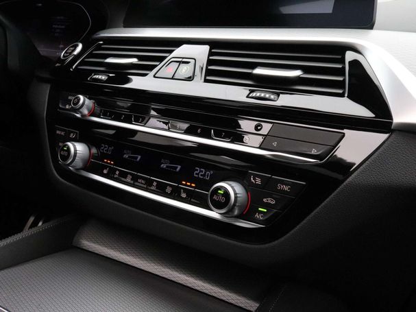 BMW 520i Touring 135 kW image number 20