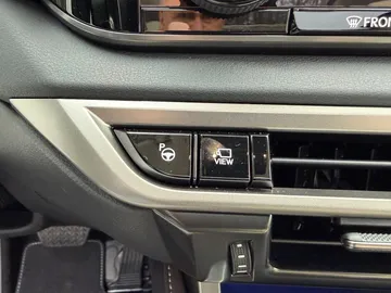 Car image 35