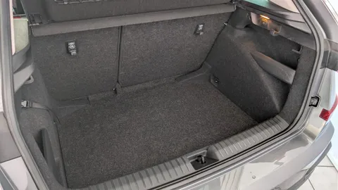 Car image 38