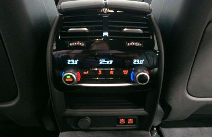 Car image 33