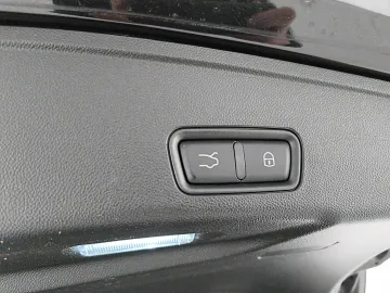 Car image 38