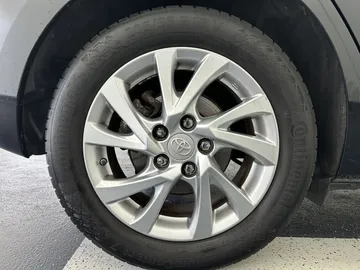 Car image 23