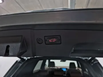 Car image 34