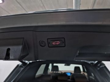 Car image 34