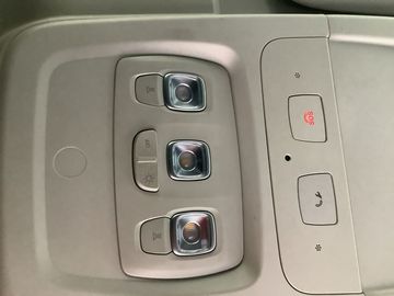 Car image 24