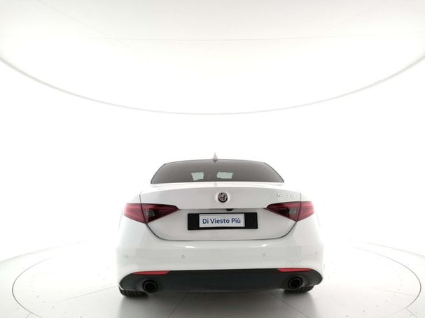 Alfa Romeo Giulia 2.2 AT8 140 kW image number 4