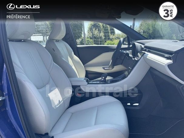 Lexus LBX 1.5 100 kW image number 18