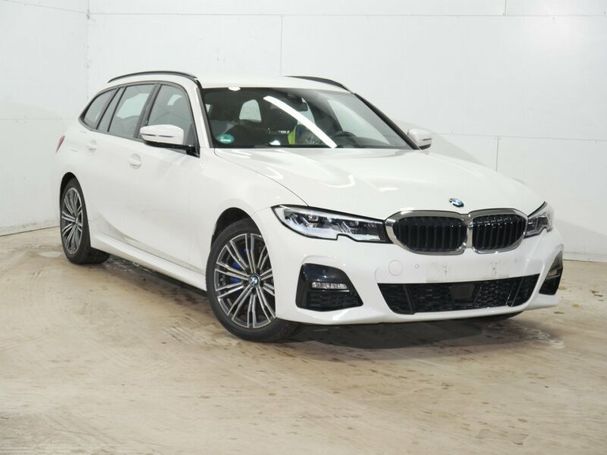 BMW 330 Touring e M Sport xDrive 215 kW image number 2