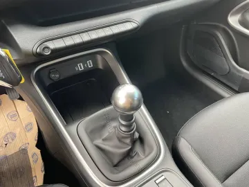 Car image 26