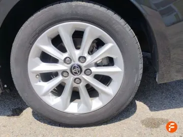 Car image 26
