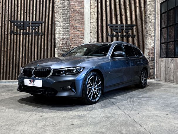 BMW 330e Sport Line 215 kW image number 2