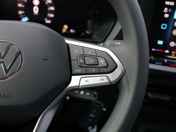 Car image 36