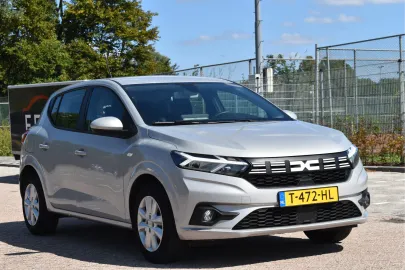 Car image 2