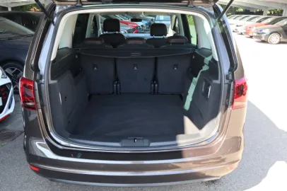 Car image 32