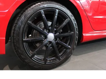 Car image 25