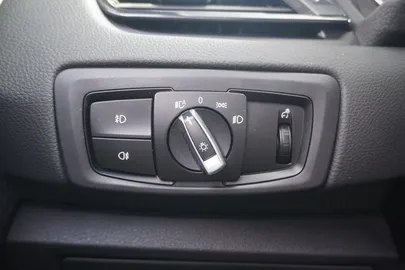 Car image 32
