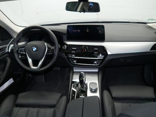 BMW 520d Touring 140 kW image number 7