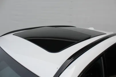 Car image 34