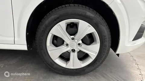 Car image 20