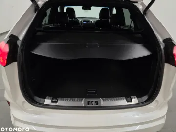 Car image 40
