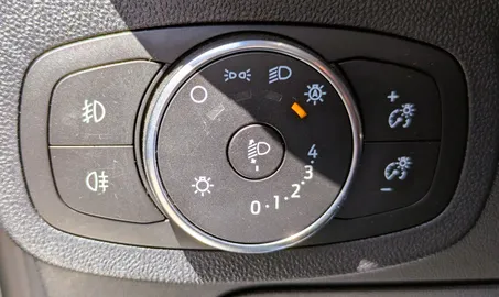 Car image 26