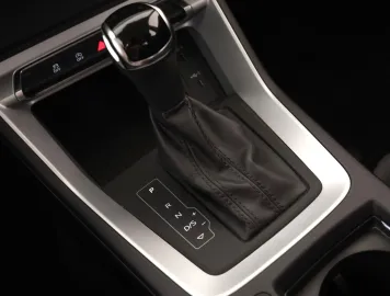 Car image 28