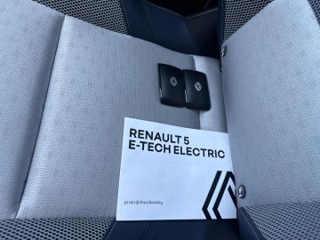 Car image 38