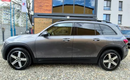 Car image 32