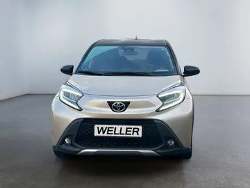 Car image 3