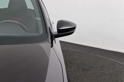 Car image 37