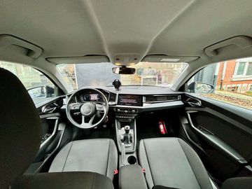 Car image 13