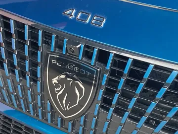 Car image 24