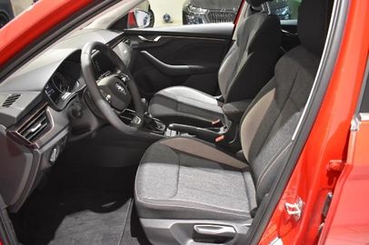 Car image 10