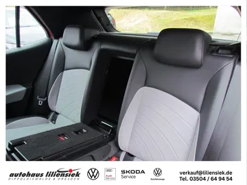 Car image 30