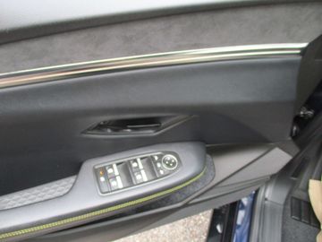 Car image 39