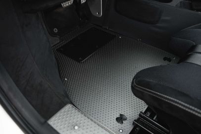 Car image 31