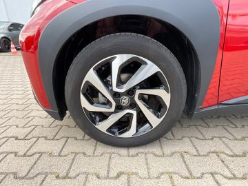 Car image 24