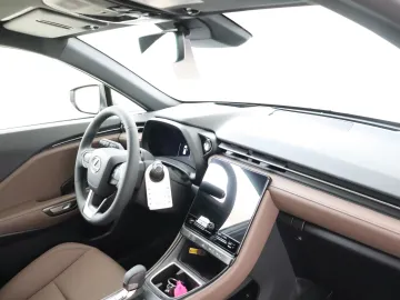 Car image 38