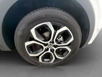 Car image 34