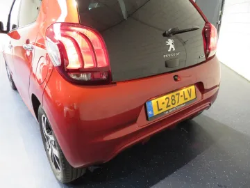 Car image 24