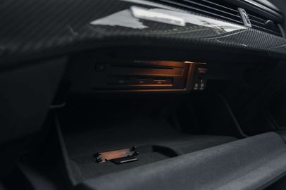 Car image 33