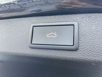 Car image 37