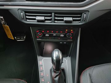 Car image 37