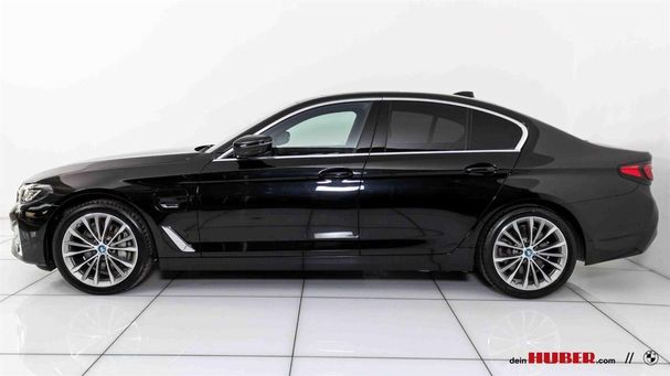 BMW 545 e xDrive 290 kW image number 3