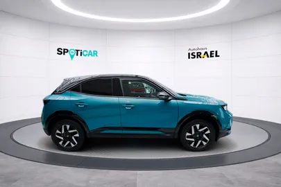 Car image 5