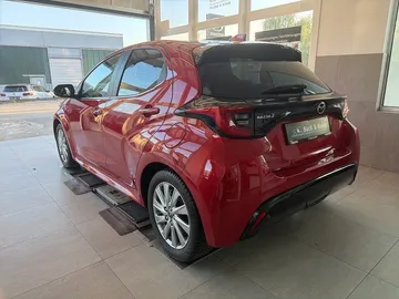 Car image 4