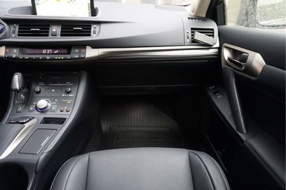 Car image 36