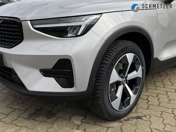 Volvo XC40 Plus Dark 120 kW image number 10