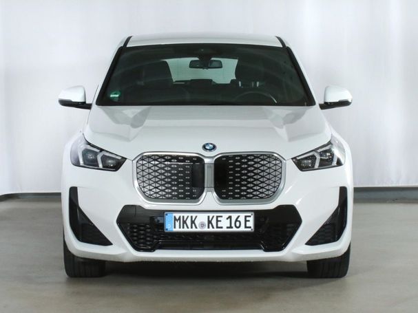 BMW iX1 eDrive20 M Sport 150 kW image number 2