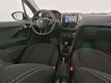 Car image 14